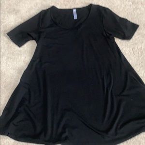 LuLaRoe Noir Collection Perfect T